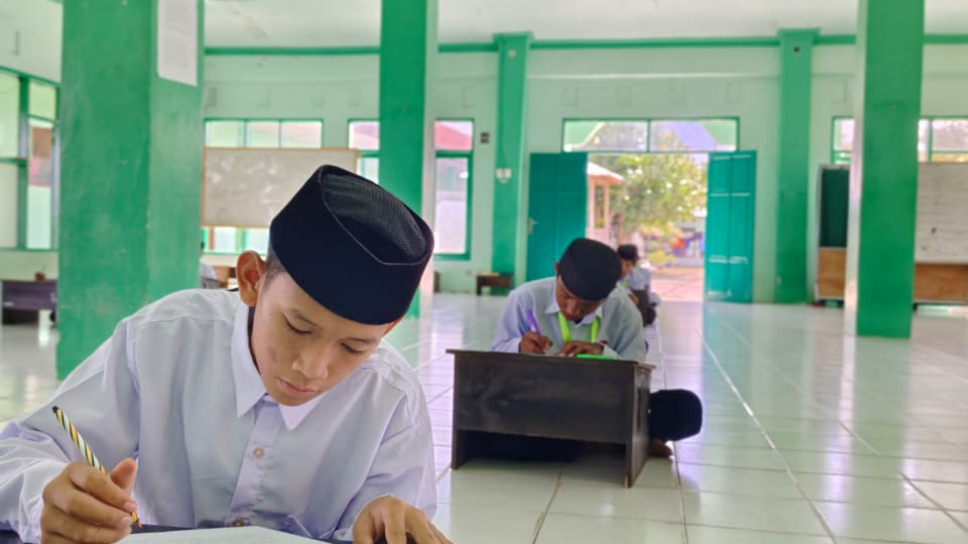 Kegiatan belajar di pesantren